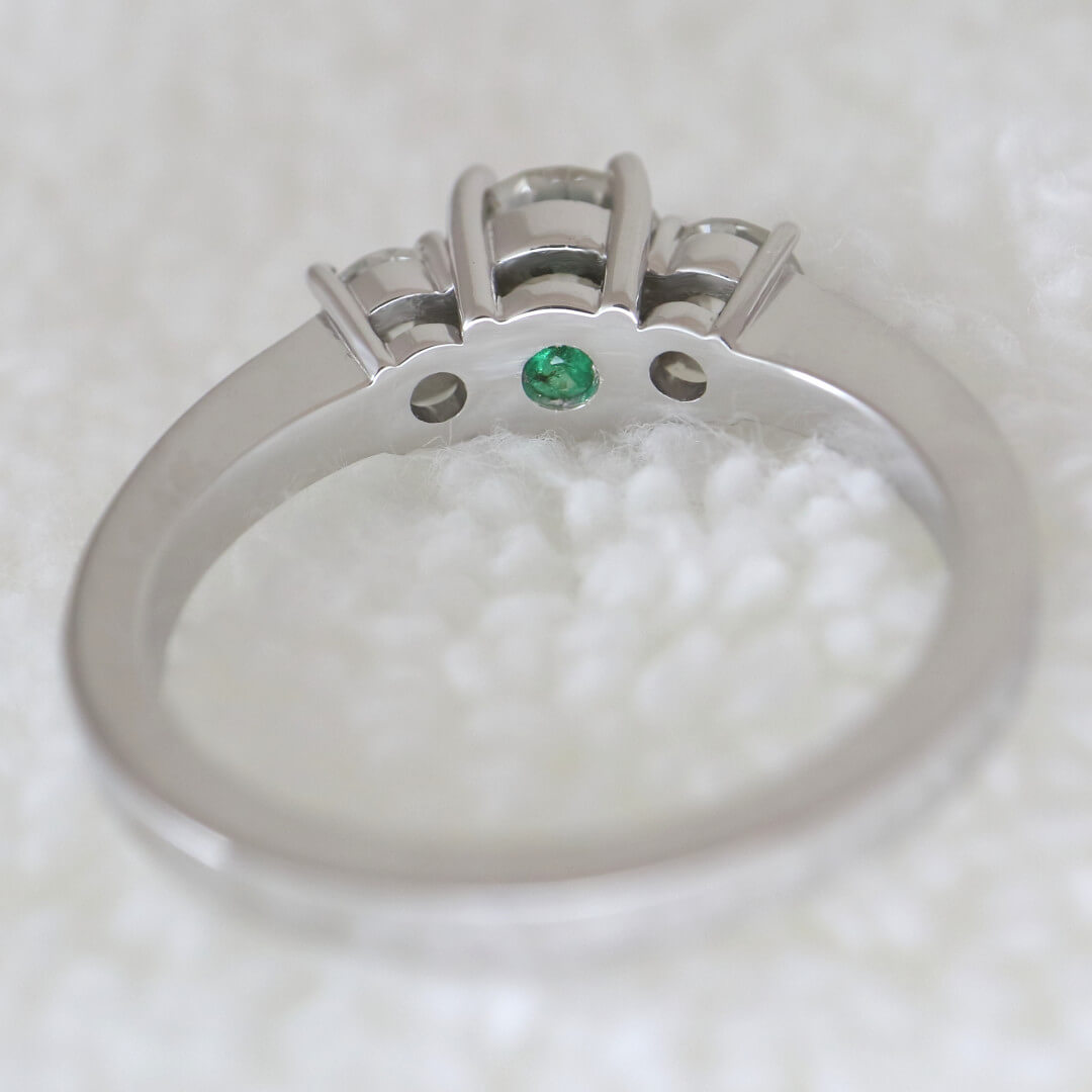 Seamus Ring2 emerald inside